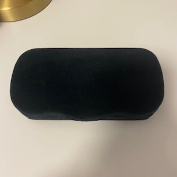 Gucci Black Velvet Sunglass Case with Cleaning Cloth - Picture 4 of 6